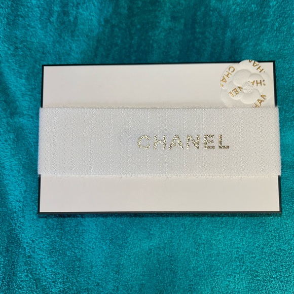 Chanel gift box - Picture 3 of 3
